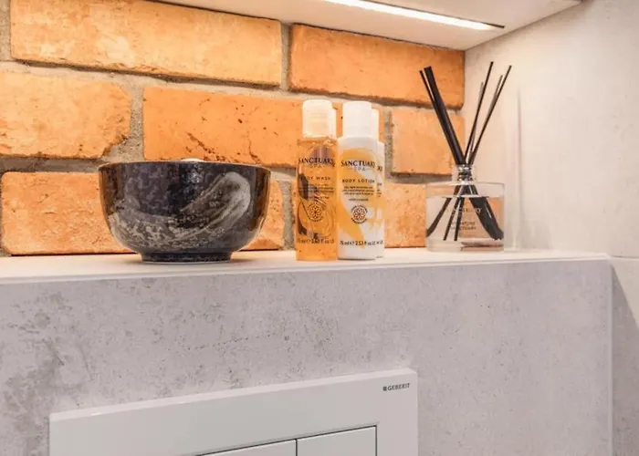 Apartment Modern Riverside With Free Parking Space *